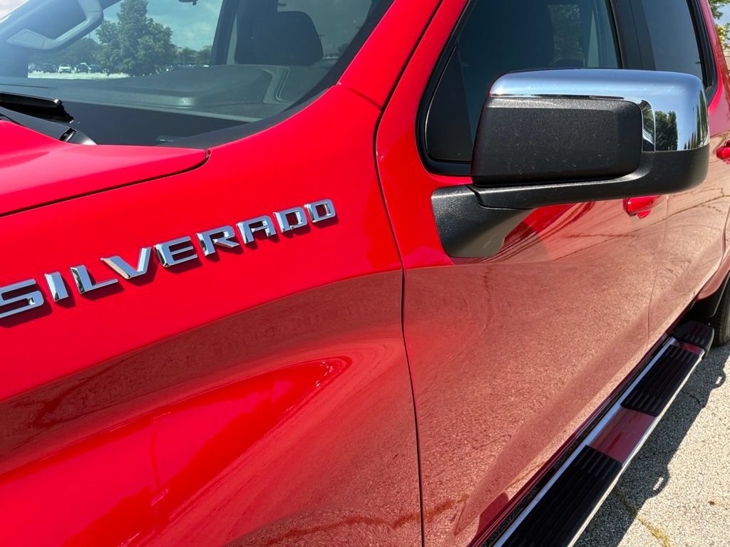 Used 2023 Chevrolet Silverado 1500 LT AWD/4WD image 16