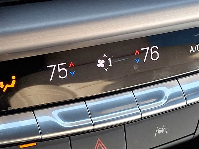 Used 2024 Cadillac XT4 Premium Luxury image 20