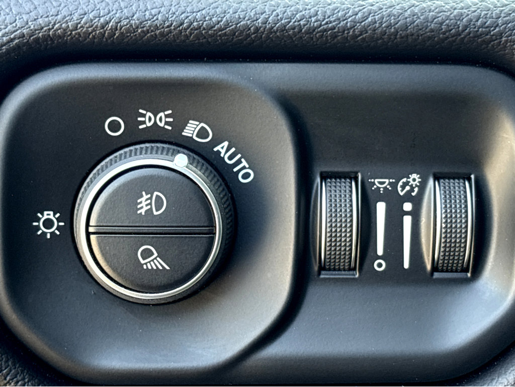 Used 2021 RAM 2500 Laramie image 12