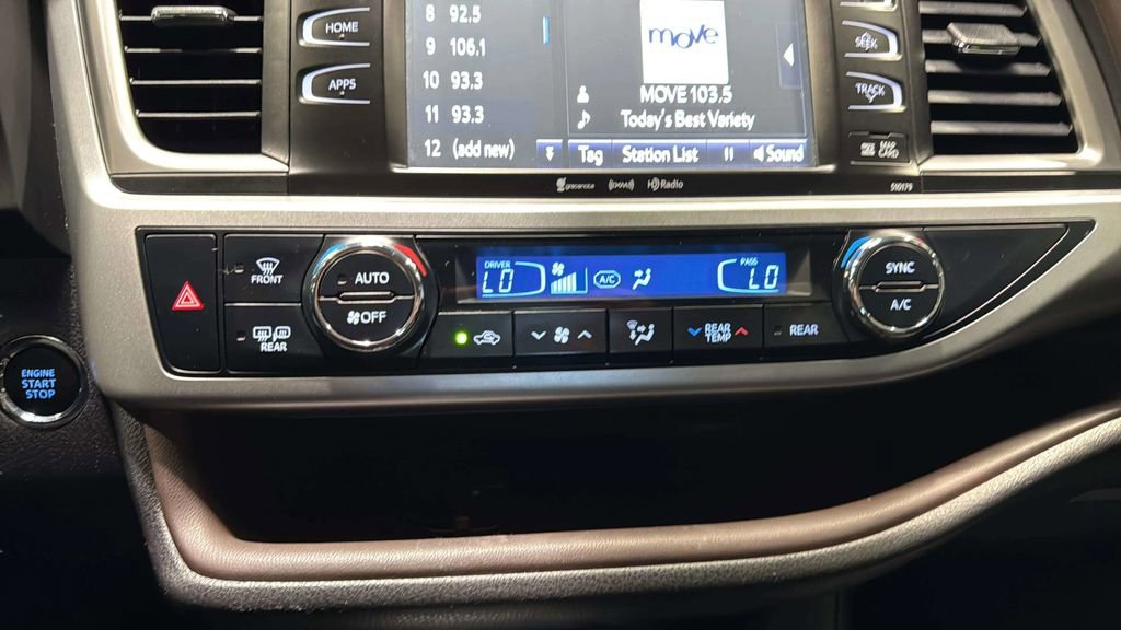 Used 2017 Toyota Highlander XLE AWD/4WD image 31