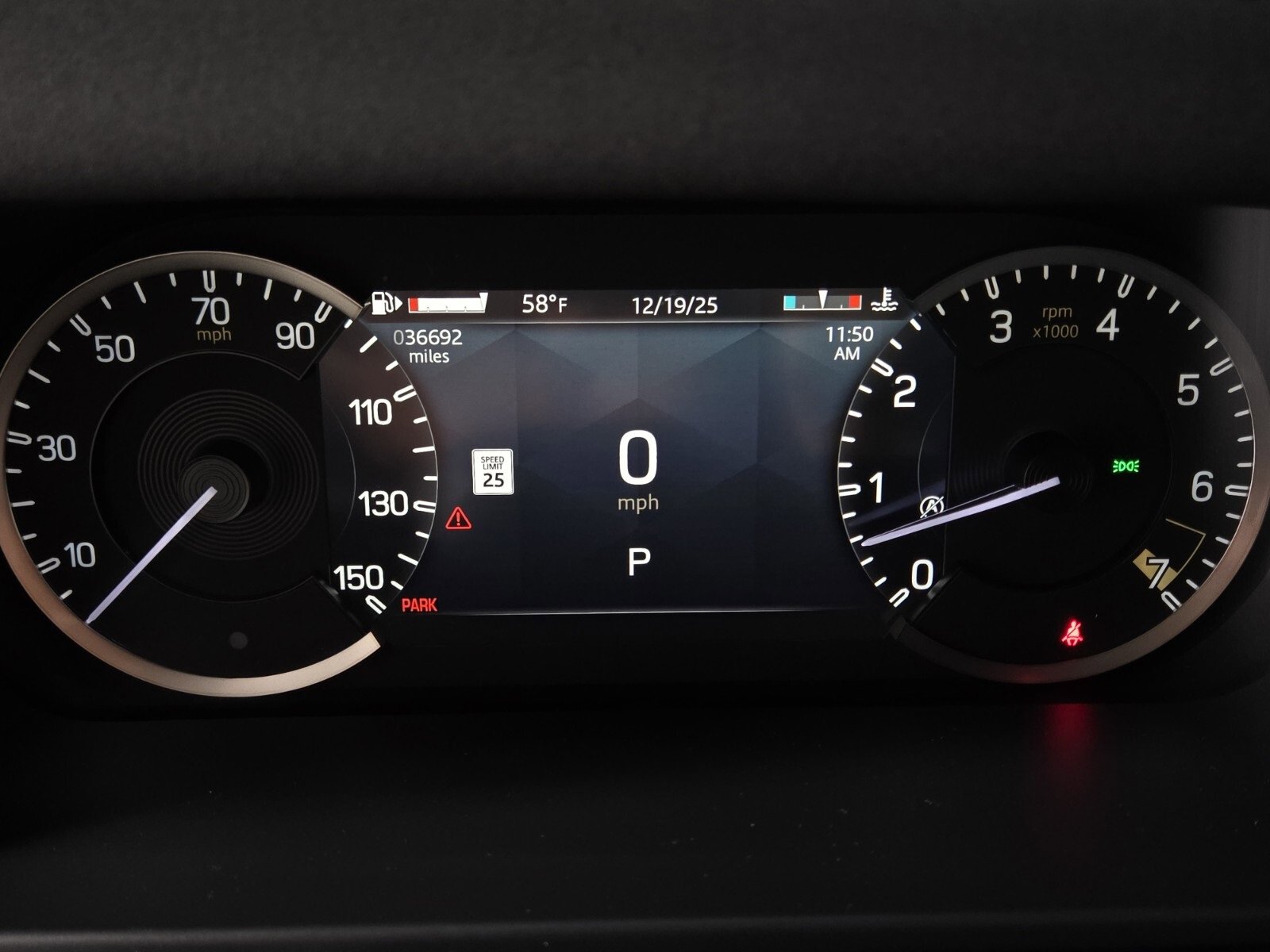 Used 2023 Land Rover Defender 110 SE image 34