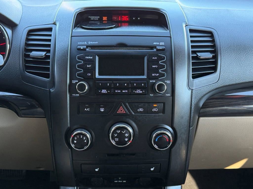 Used 2012 Kia Sorento LX w/ Convenience Pkg image 13