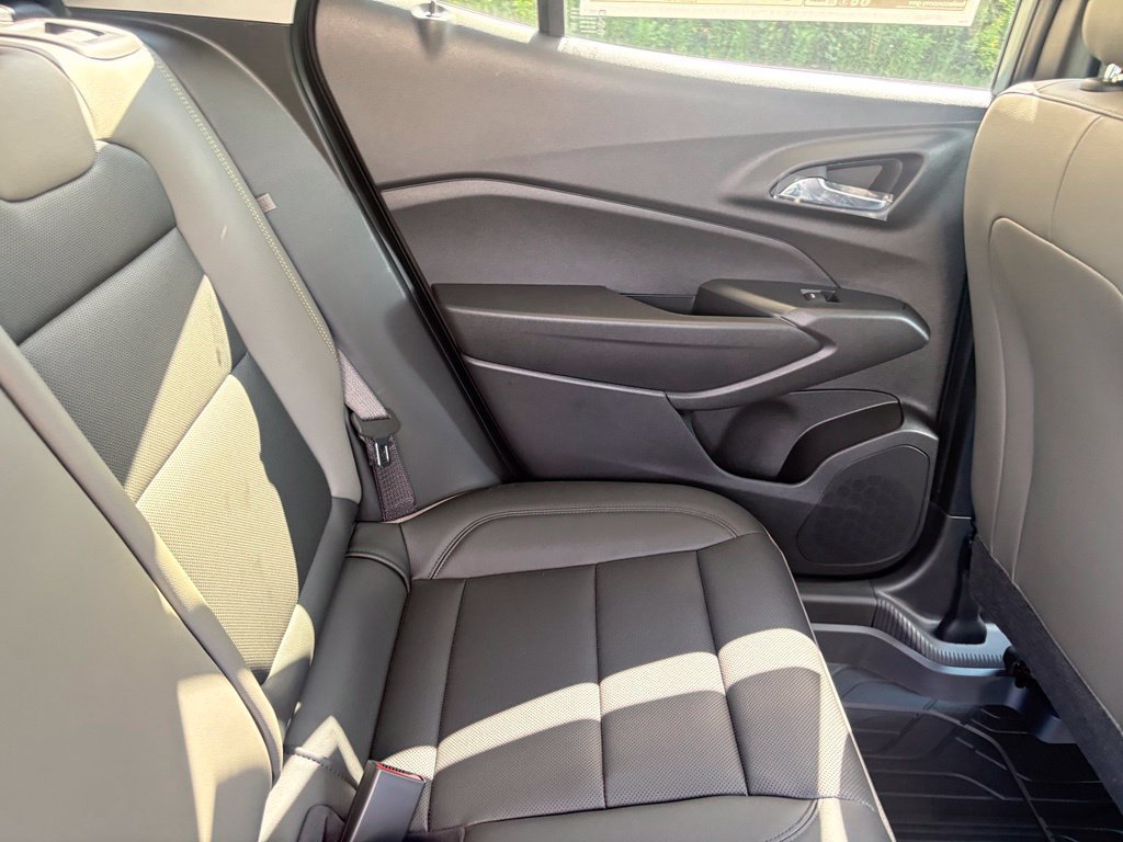 New 2026 Chevrolet Trax ACTIV w/ Sunroof Package FWD image 37