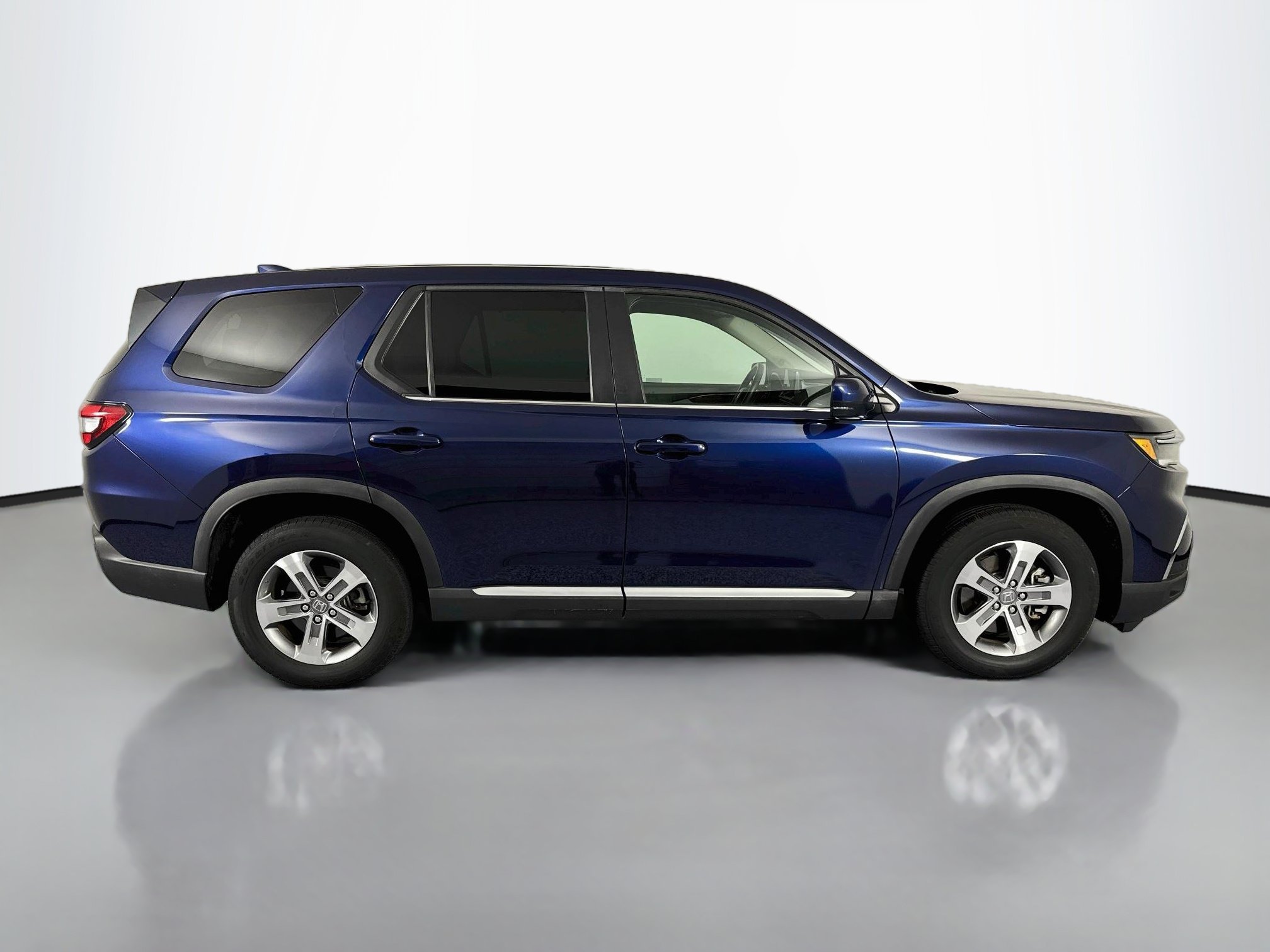 Certified 2024 Honda Pilot EX-L image 4