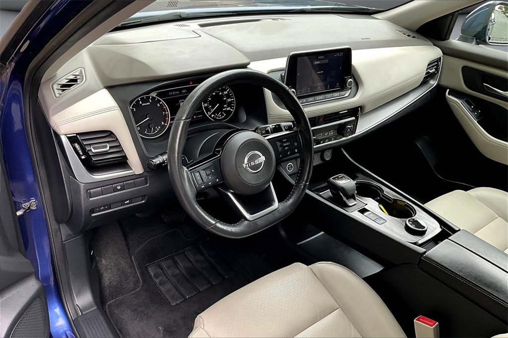 Used 2023 Nissan Rogue SV w/ SV Premium Package image 16