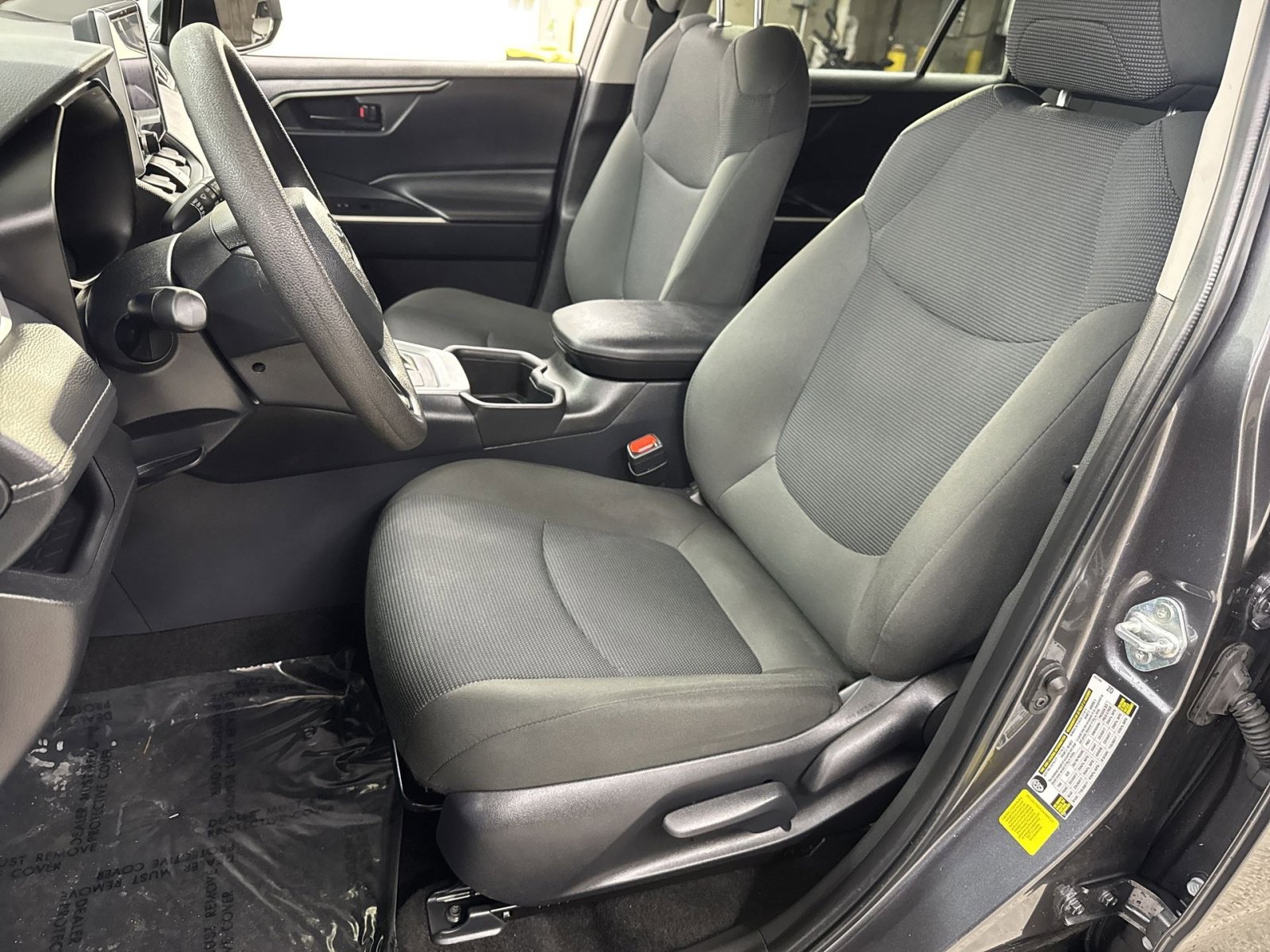 Used 2025 Toyota RAV4 LE AWD/4WD image 25