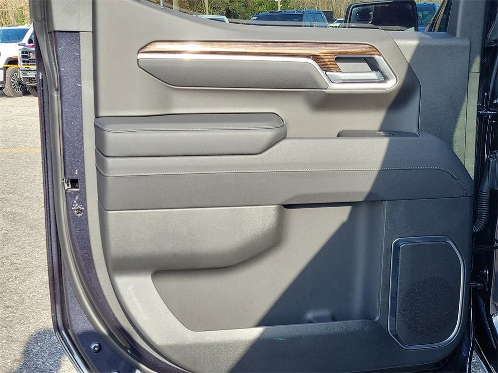 New 2025 GMC Sierra 1500 SLE image 12