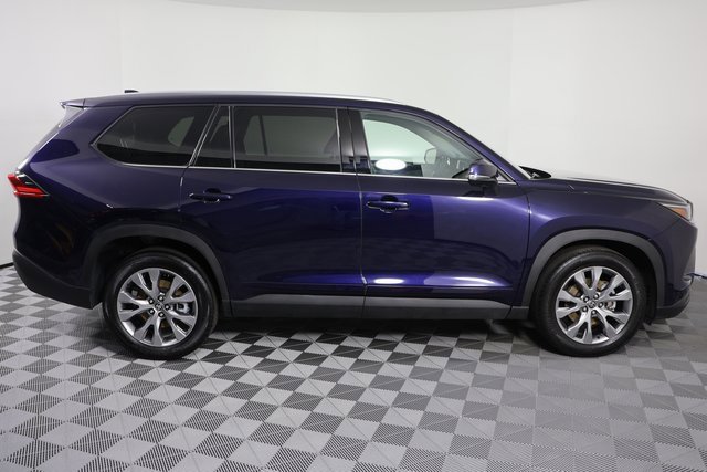Used 2024 Toyota Grand Highlander Limited image 9
