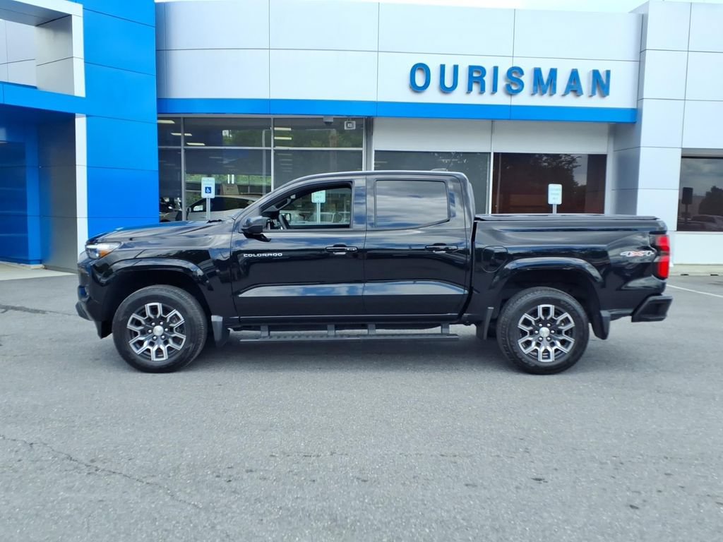Used 2024 Chevrolet Colorado LT w/ LT Convenience Package III AWD/4WD image 6
