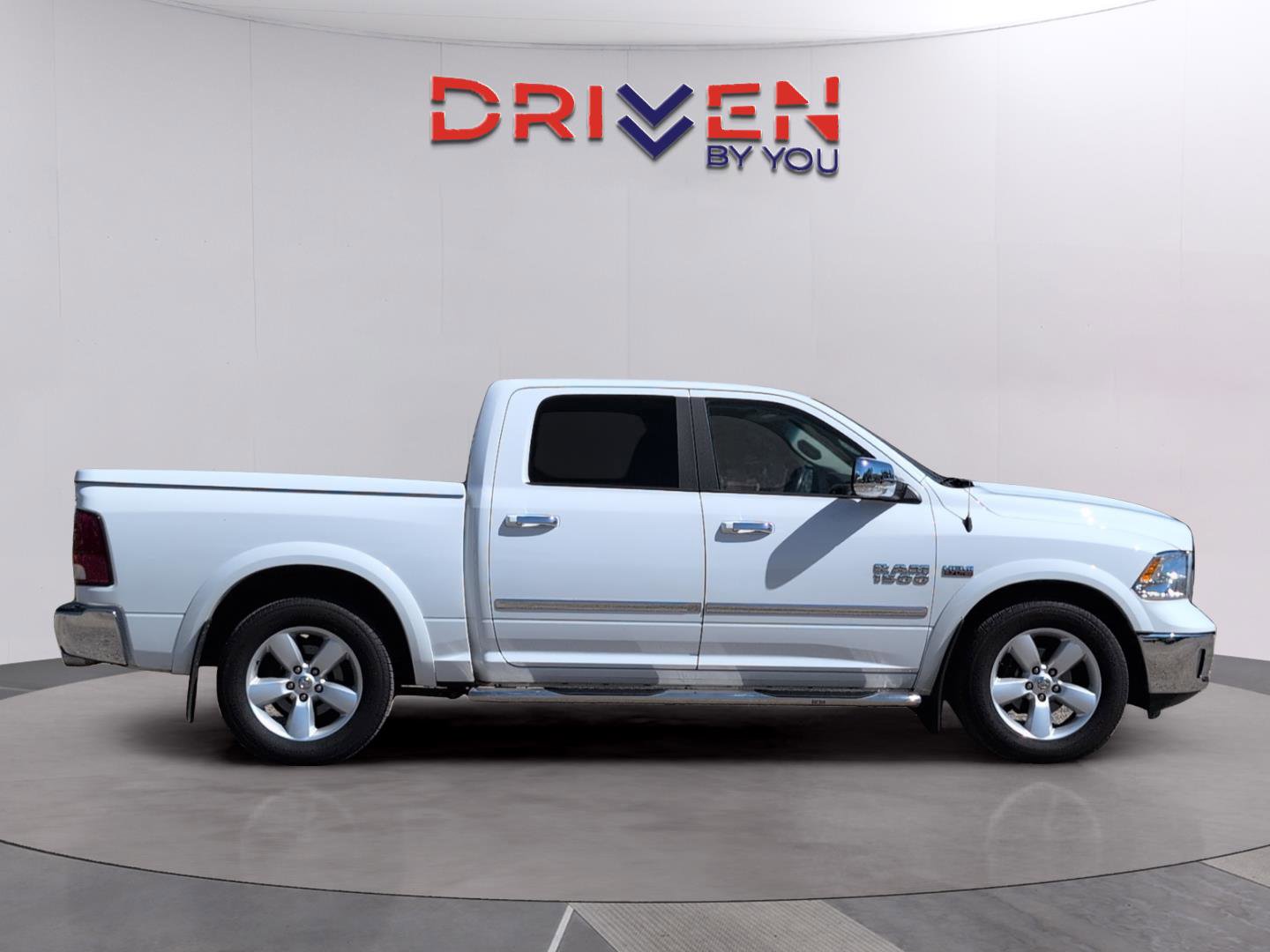 Used 2018 RAM 1500 SLT image 6
