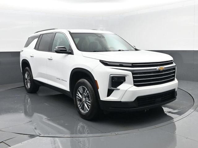 Used 2025 Chevrolet Traverse LT AWD/4WD image 3
