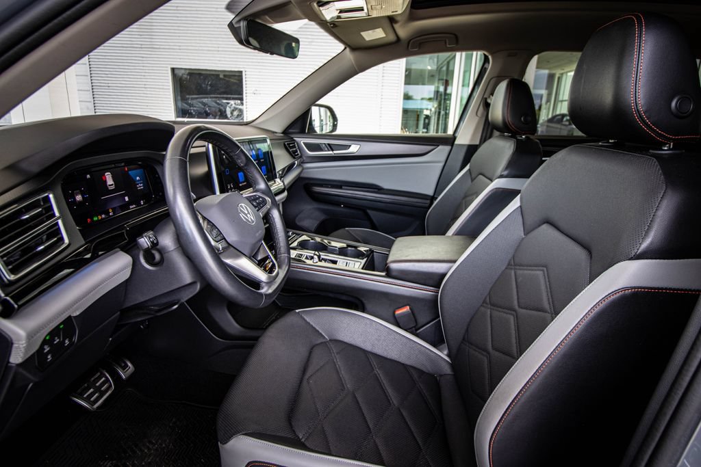 Certified 2024 Volkswagen Atlas Peak Edition SEL AWD/4WD image 24