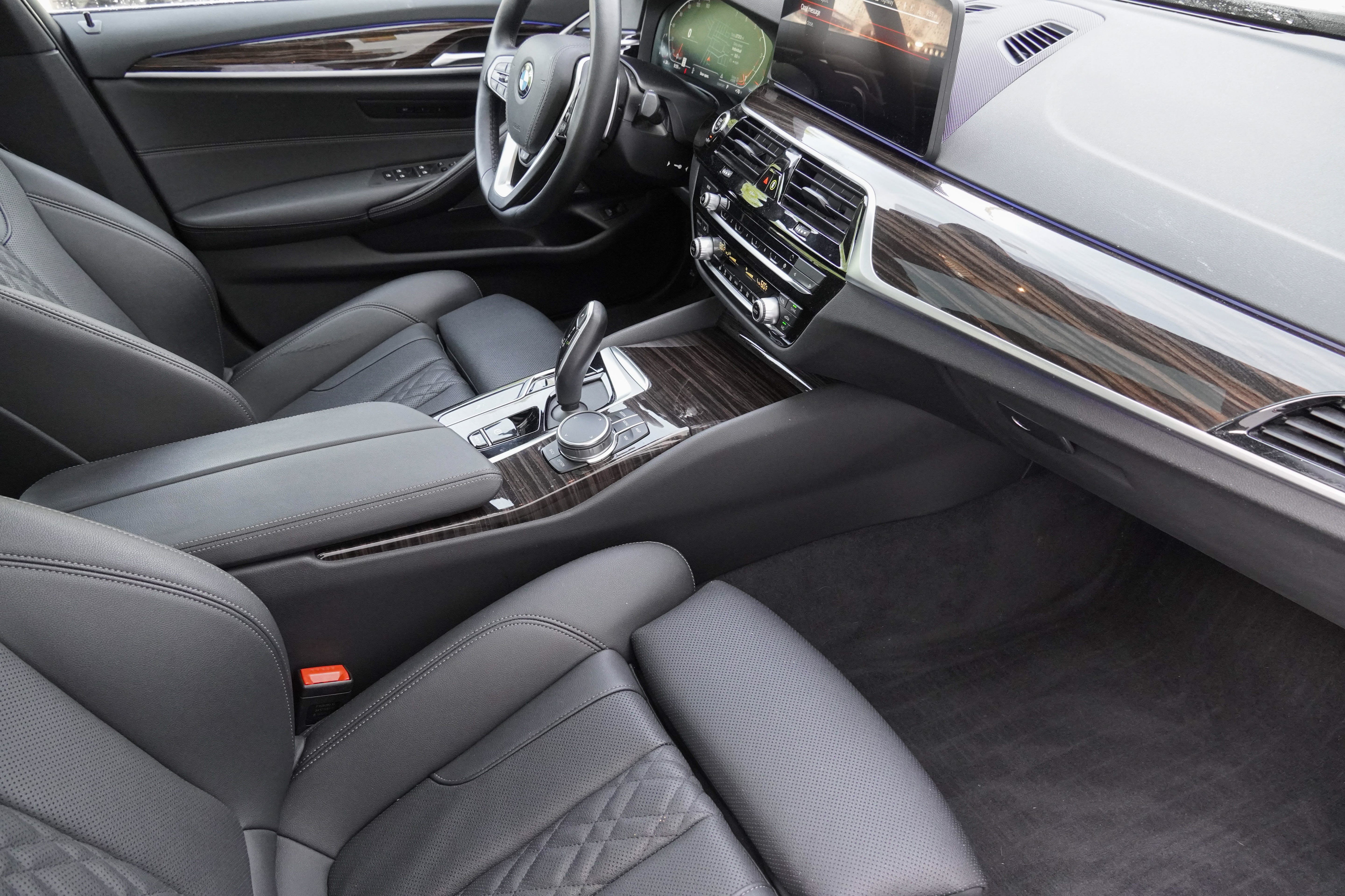 Certified 2023 BMW 530i xDrive w/ Premium Package AWD/4WD image 7