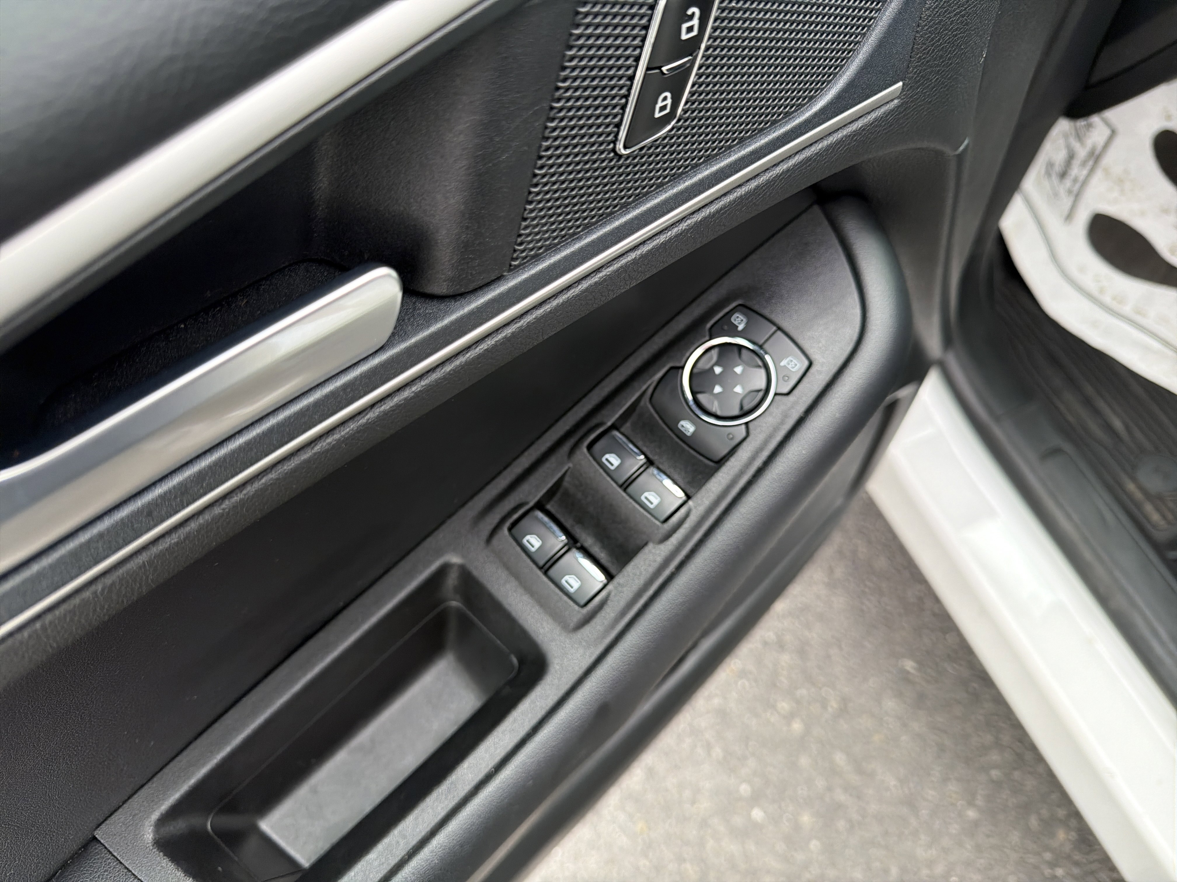 Used 2023 Ford Edge SEL w/ Convenience Package AWD/4WD image 16