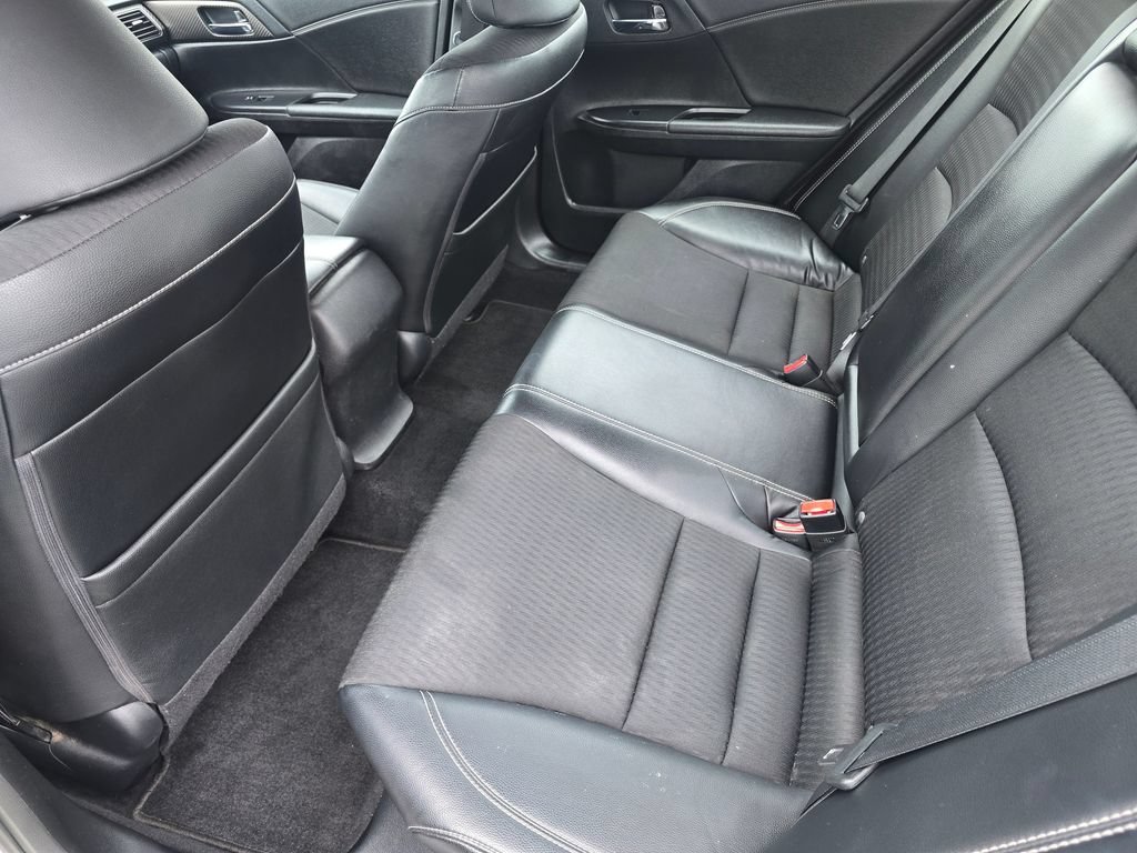 Used 2017 Honda Accord Sport image 10
