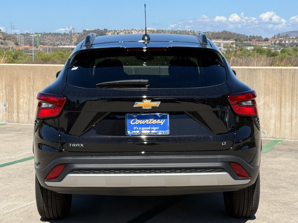 New 2026 Chevrolet Trax LT w/ LT Convenience Package FWD image 7