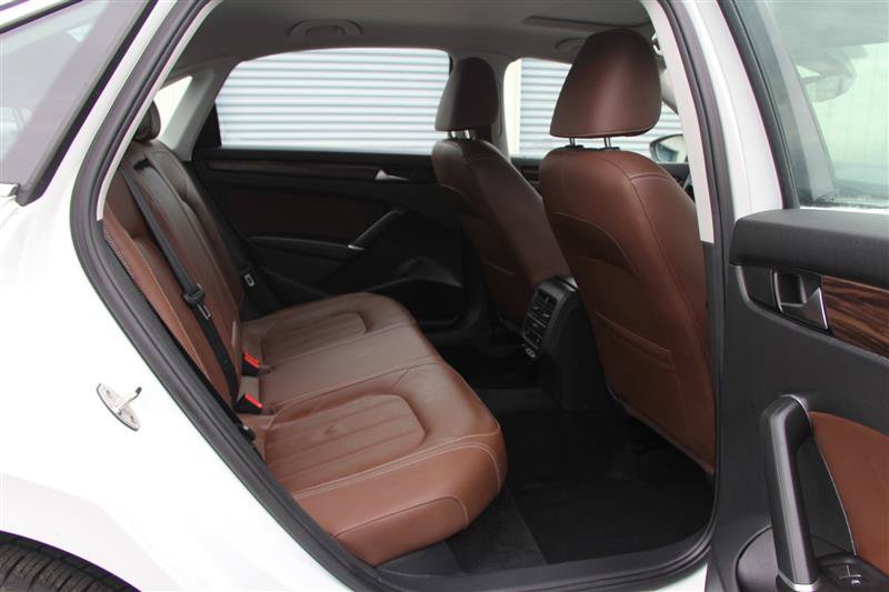 Used 2022 Volkswagen Passat 2.0T FWD image 21