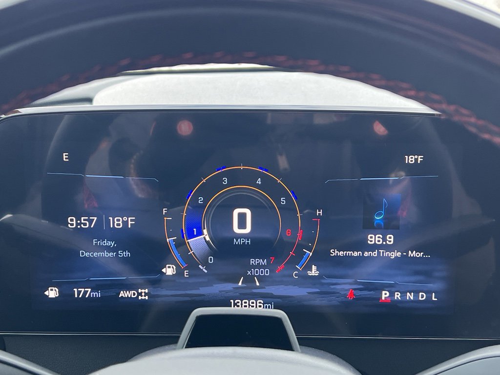 Used 2024 Chevrolet Traverse RS image 32