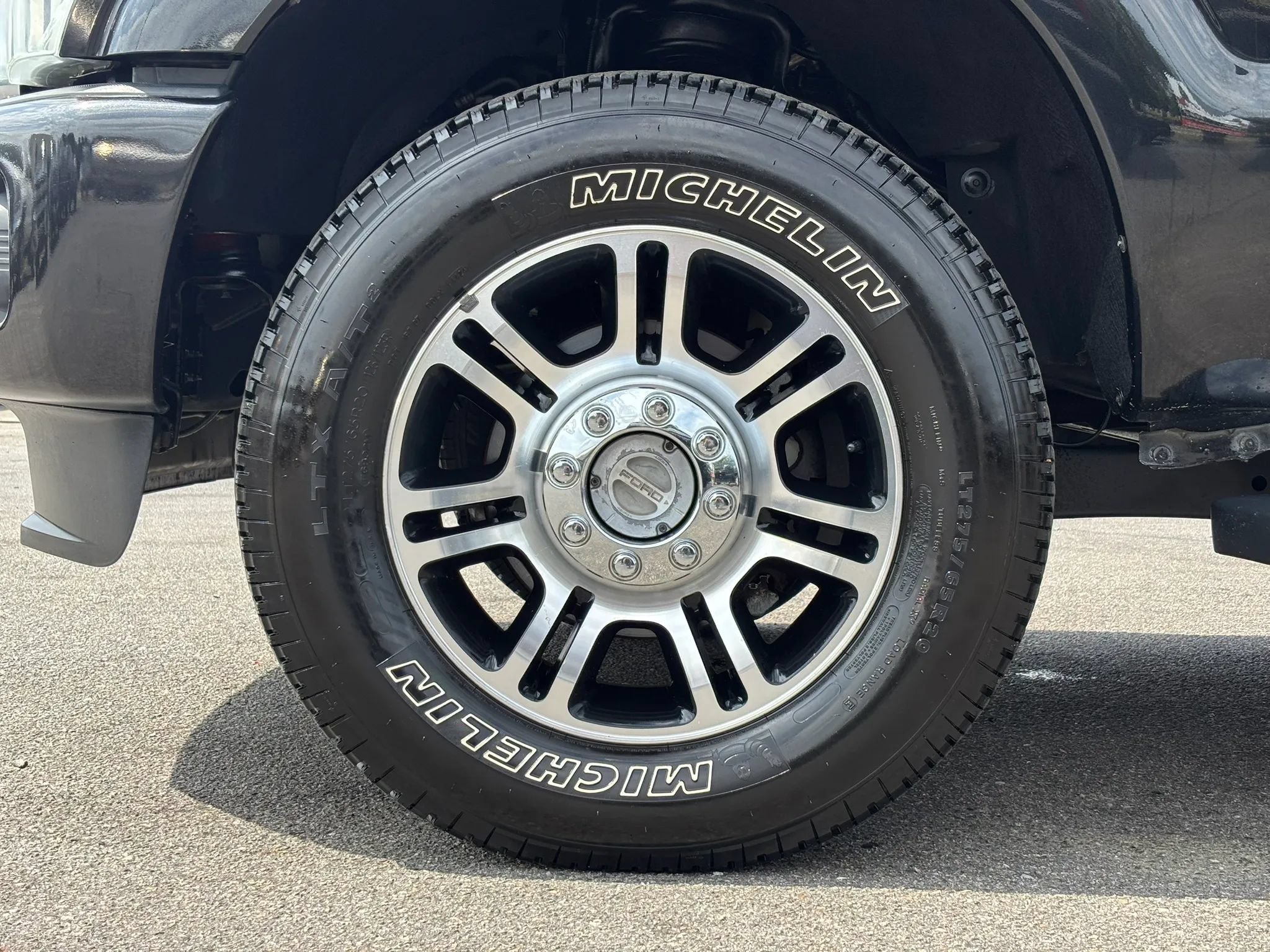 Used 2013 Ford F250 Platinum w/ FX4 Off Road Pkg AWD/4WD image 13