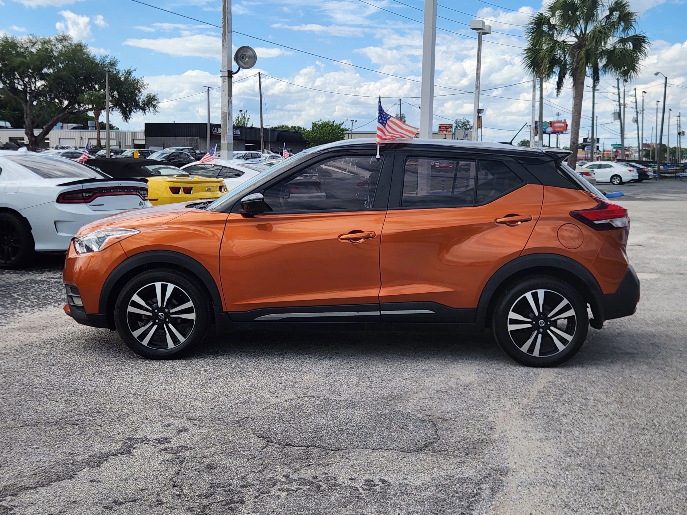 Used 2020 Nissan Kicks SR w/ SR Premium Package FWD image 4
