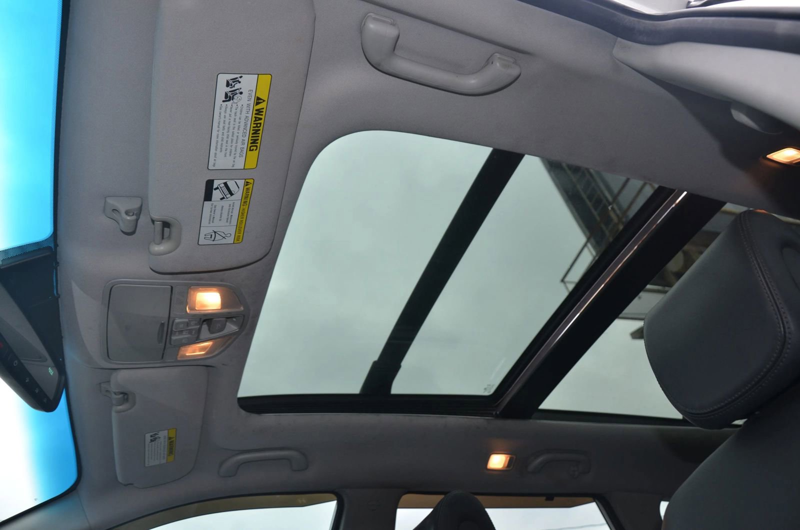 Used 2017 Hyundai Santa Fe Limited image 27