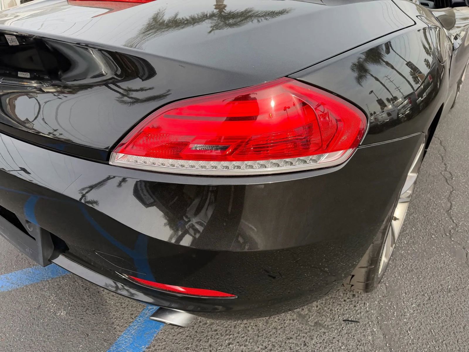 Used 2014 BMW Z4 sDrive35i w/ Technology Package image 9