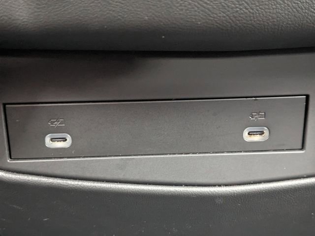 Used 2021 Cadillac Escalade Luxury image 12