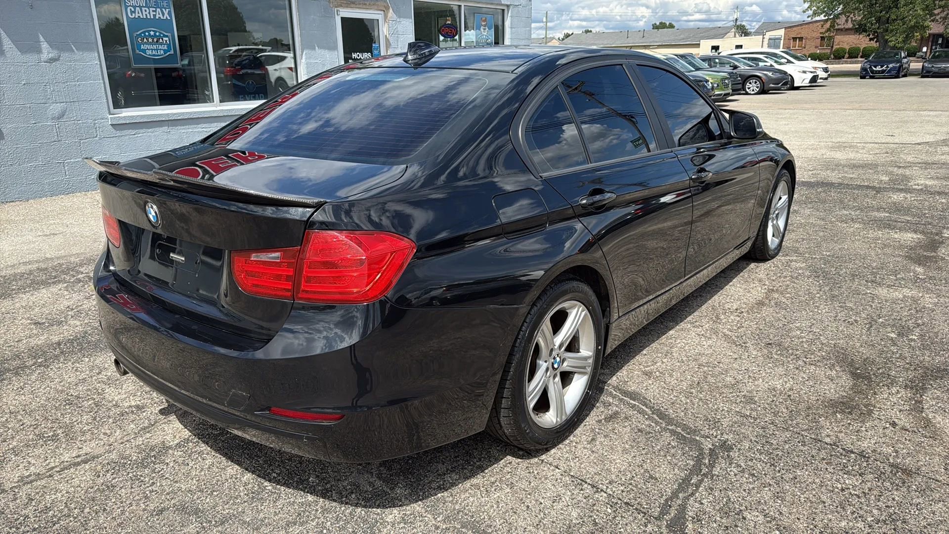 Used 2015 BMW 320i xDrive Sedan AWD/4WD image 4