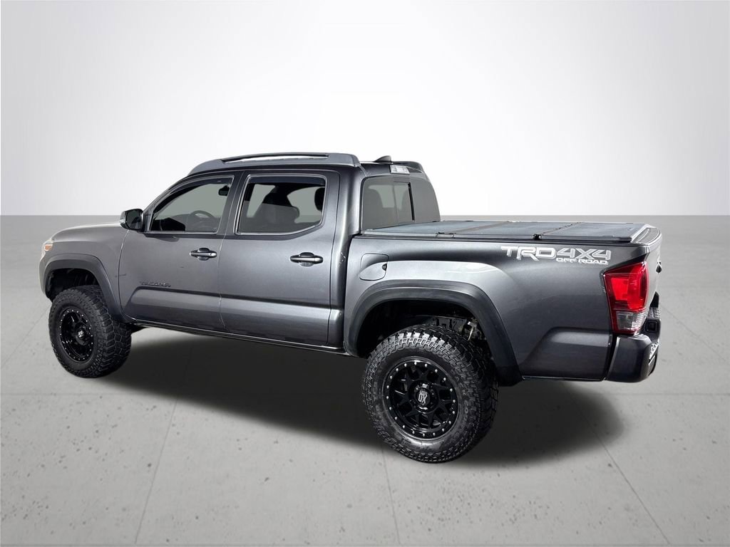 Used 2017 Toyota Tacoma TRD Off-Road w/ Tow Package (A/T) AWD/4WD image 8