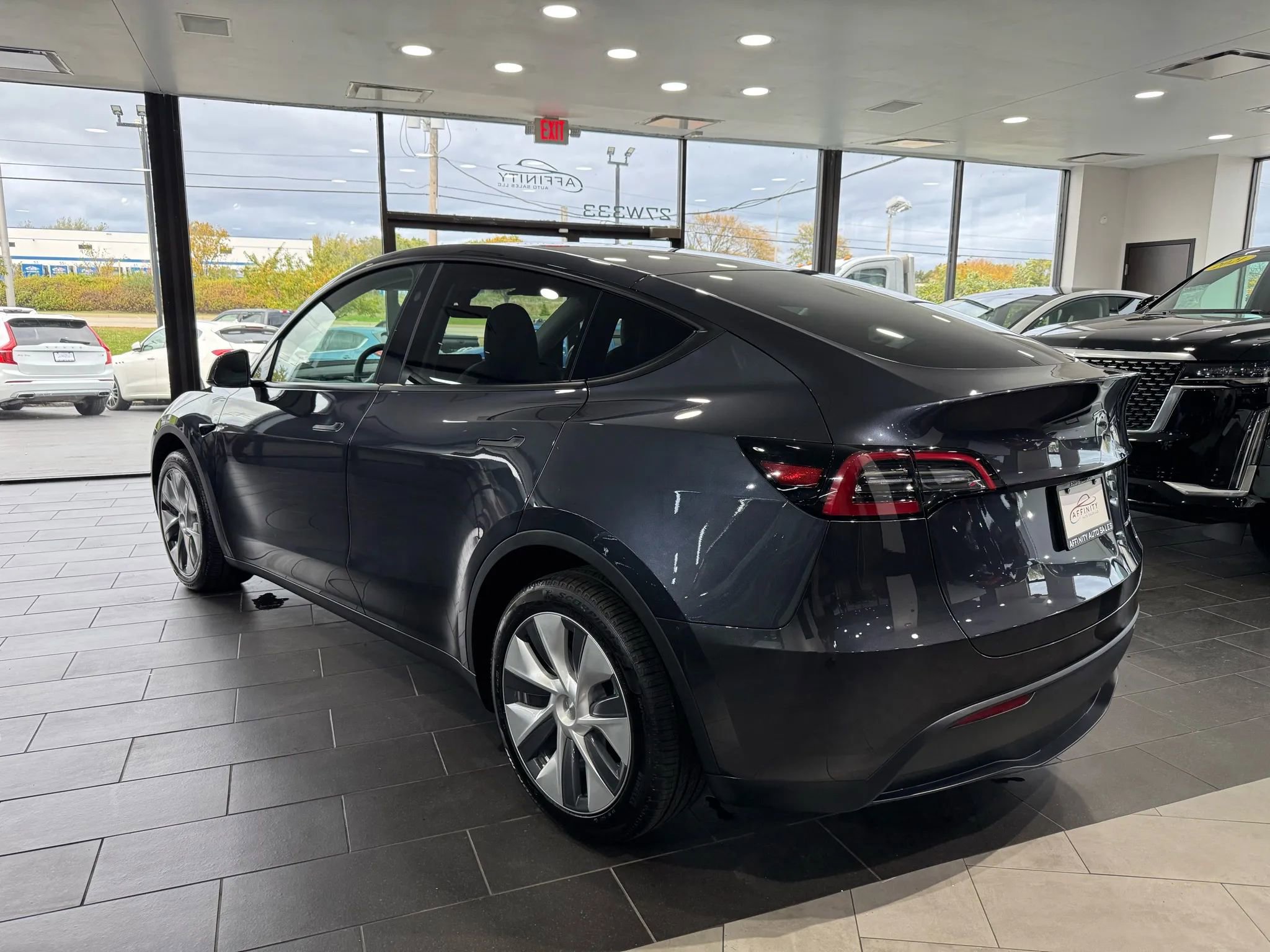 Used 2024 Tesla Model Y Long Range image 6