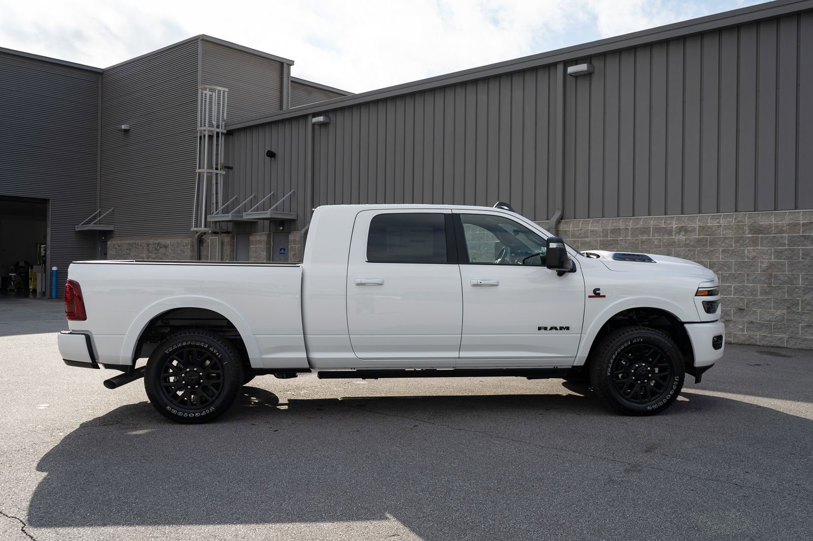 New 2026 RAM 2500 Limited AWD/4WD image 21