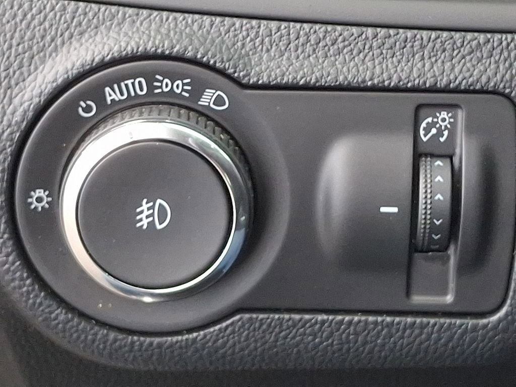 Used 2019 Buick Envision Essence image 23