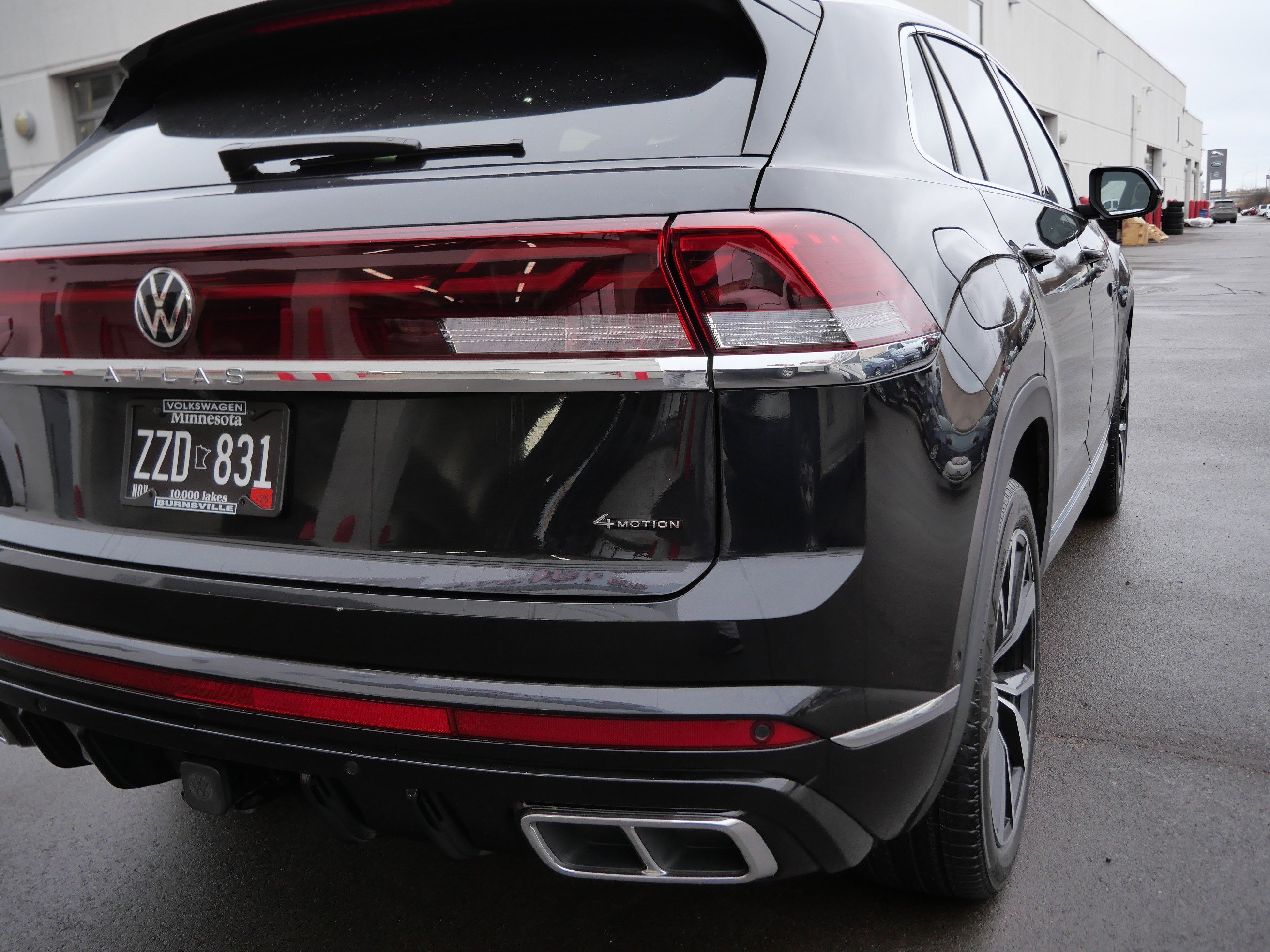 Used 2024 Volkswagen Atlas Cross Sport SEL Premium R-Line image 33