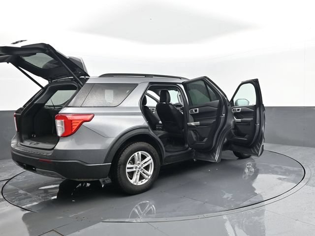 Used 2022 Ford Explorer XLT w/ Equipment Group 202A AWD/4WD image 31