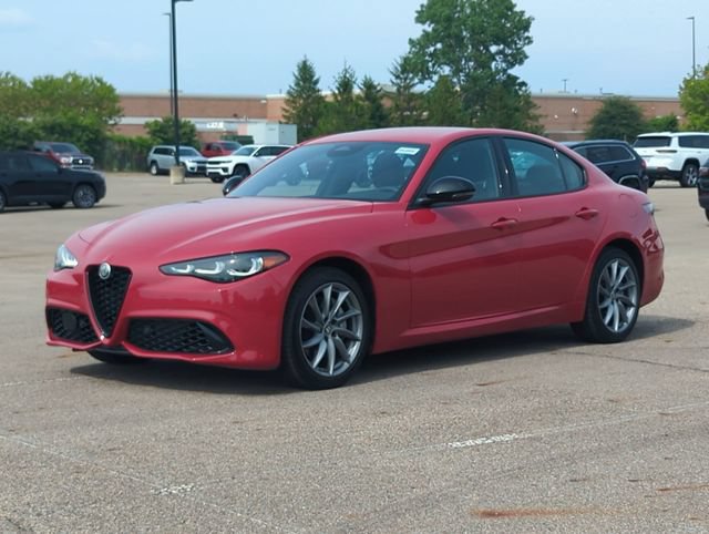 Used 2025 Alfa Romeo Giulia AWD image 7