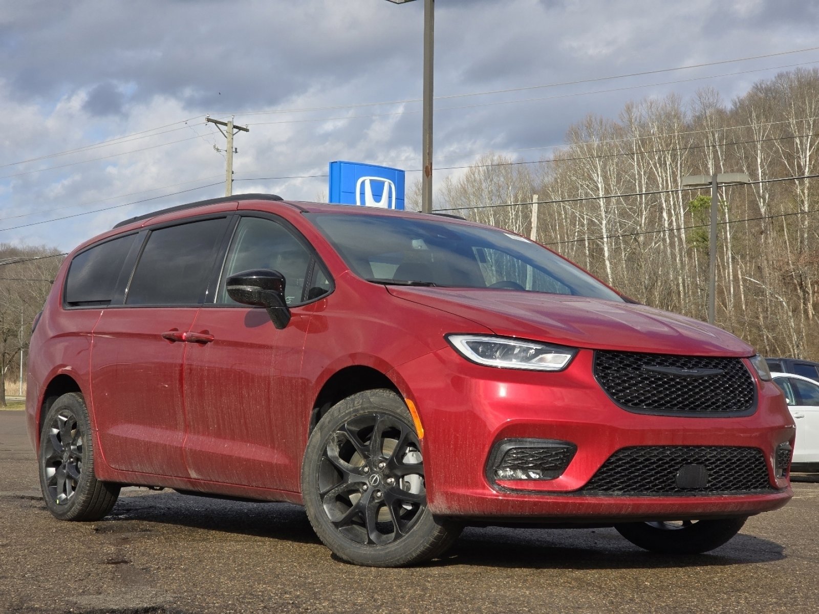 New 2026 Chrysler Pacifica Limited w/ S Appearance Package AWD/4WD image 2