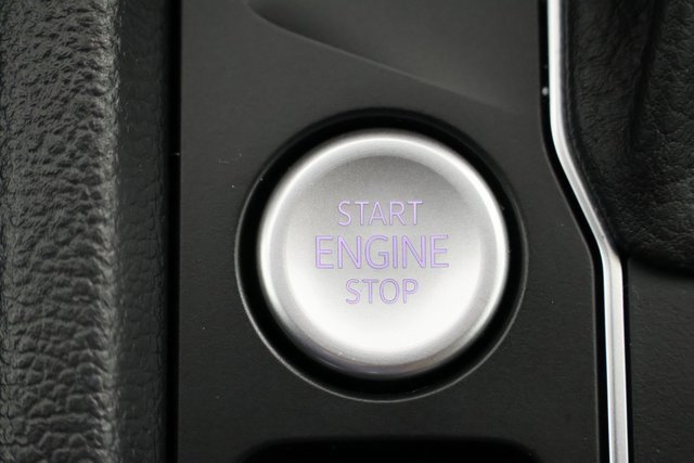 Used 2022 Volkswagen Atlas Cross Sport SE image 16