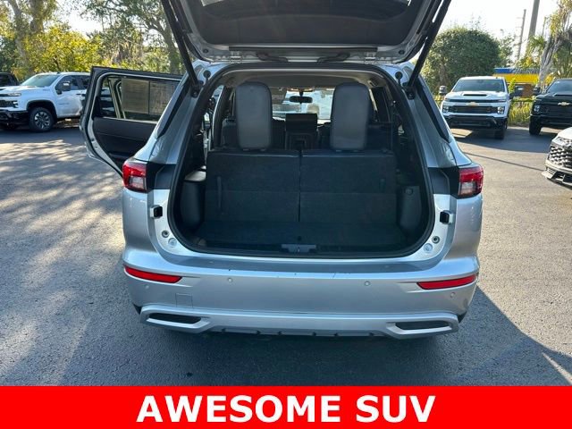 Used 2024 Mitsubishi Outlander SE Black Edition FWD image 17