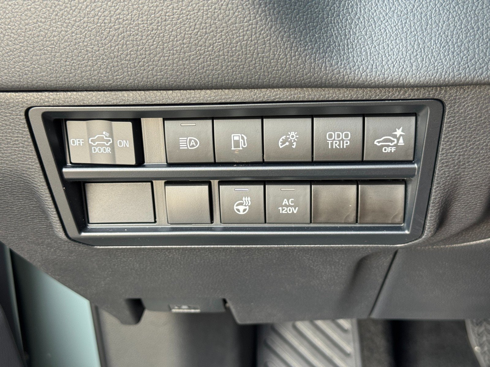 Used 2024 Toyota Tundra Limited AWD/4WD image 19