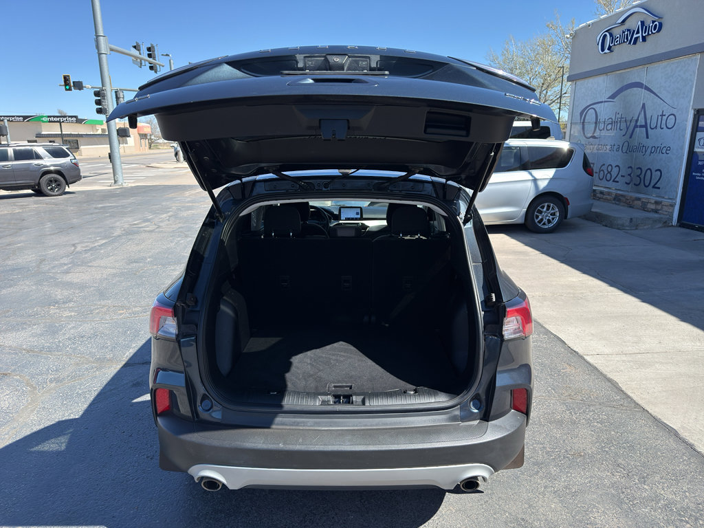 Used 2022 Ford Escape SE w/ Cold Weather Package image 12