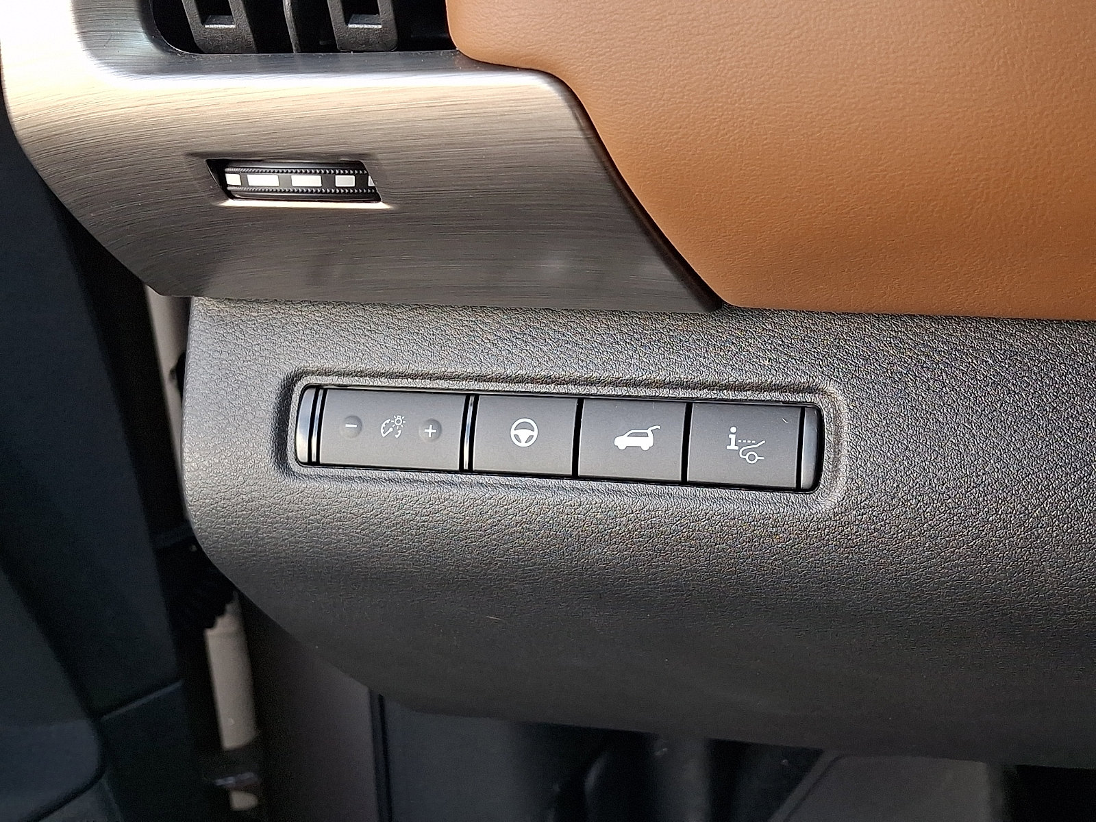 Used 2024 Nissan Pathfinder Platinum w/ Cargo Package AWD/4WD image 27