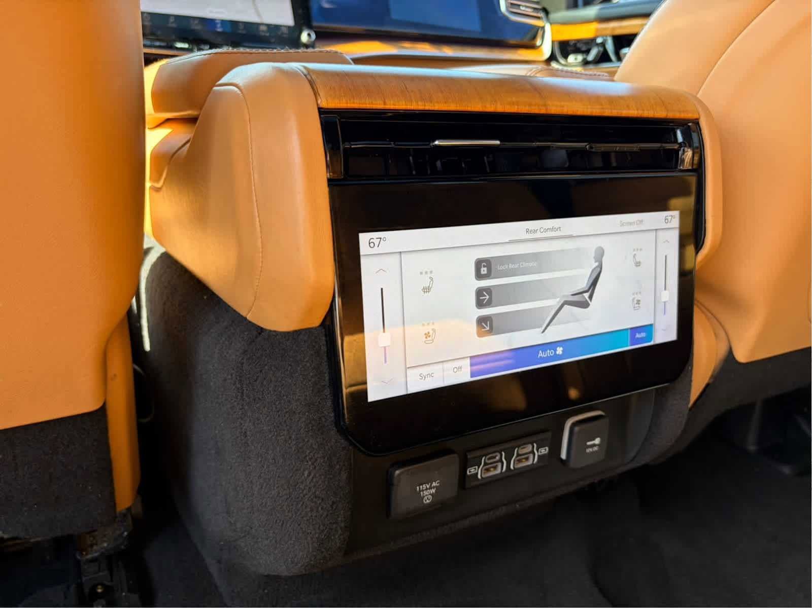 Used 2022 Jeep Grand Wagoneer Series III w/ Rear Seat Video Group 1 AWD/4WD image 28