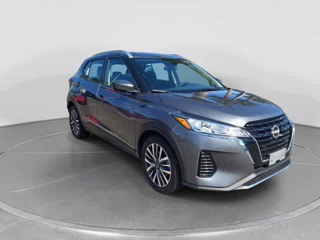 Used 2023 Nissan Kicks SV FWD image 2