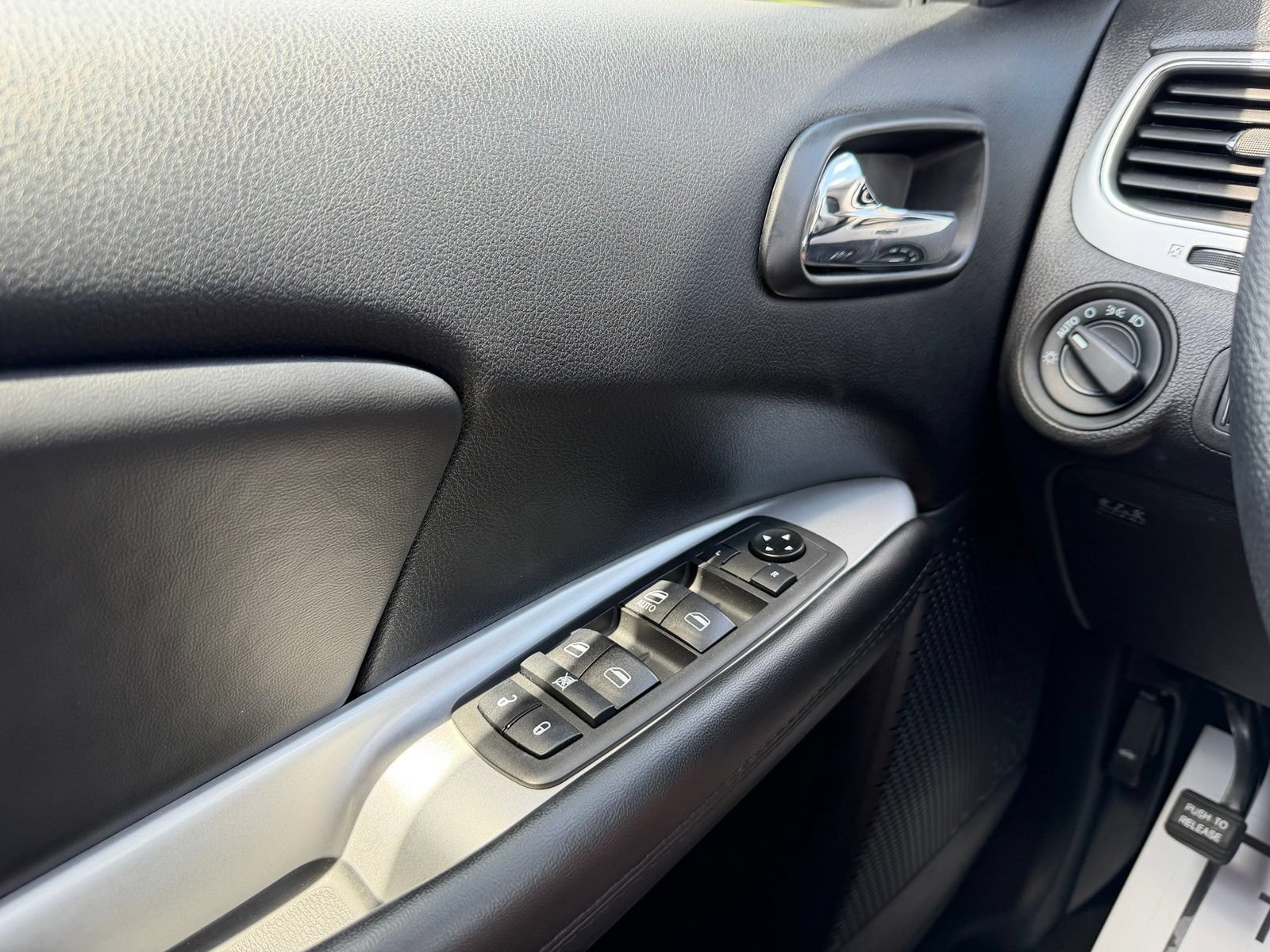 Used 2020 Dodge Journey SE FWD image 26
