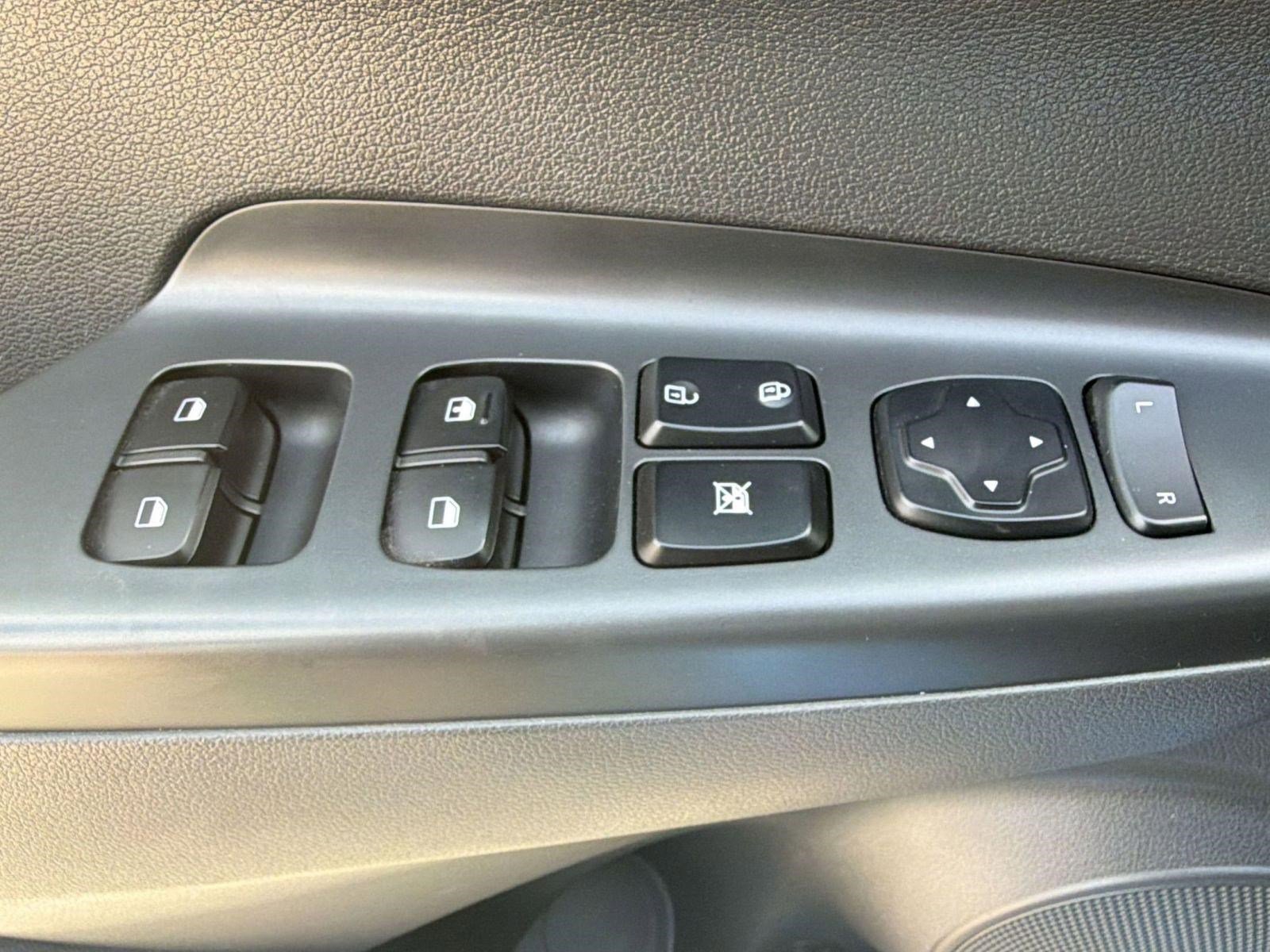 Certified 2022 Hyundai Kona SEL AWD/4WD image 13