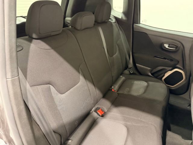 Used 2017 Jeep Renegade Latitude image 30