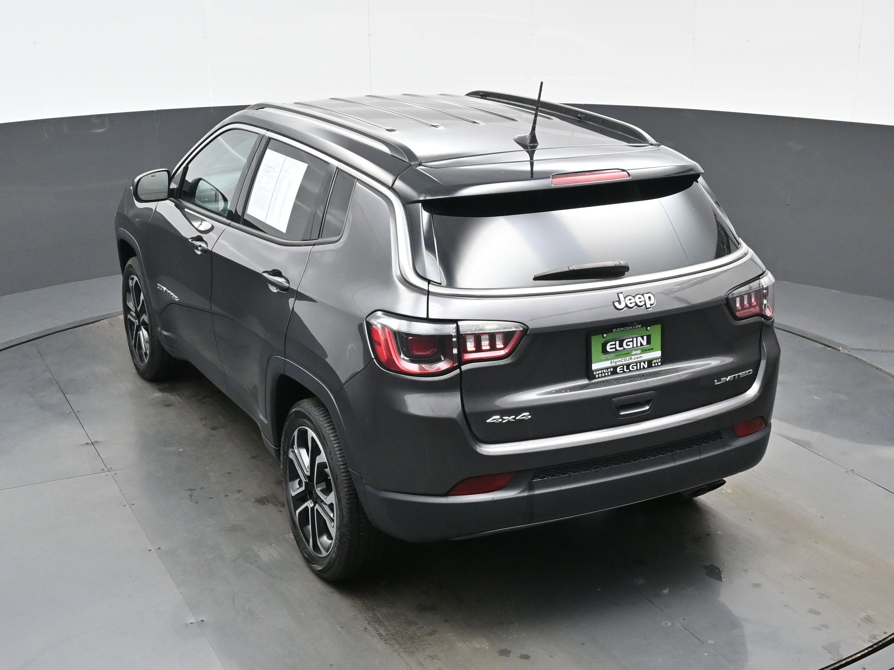 Used 2022 Jeep Compass Limited image 33