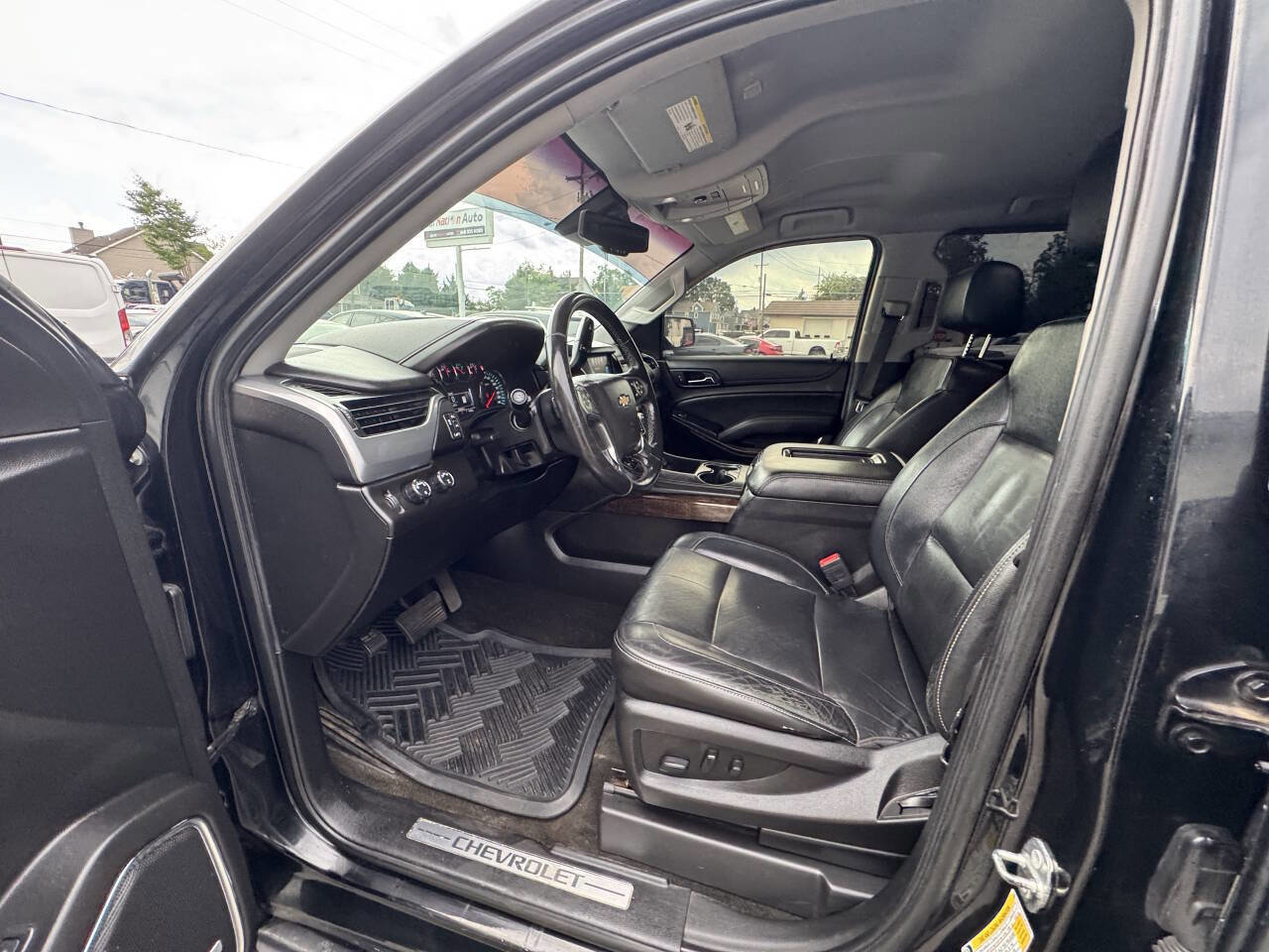 Used 2018 Chevrolet Suburban LT AWD/4WD image 30