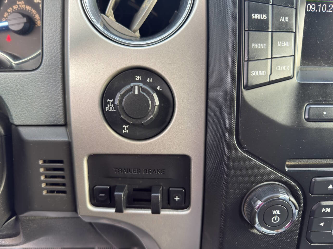 Used 2013 Ford F150 XLT w/ Luxury Equipment Group image 21