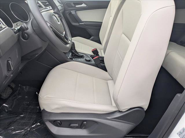 Used 2020 Volkswagen Tiguan SE w/ 3rd Row Seat Package AWD/4WD image 15
